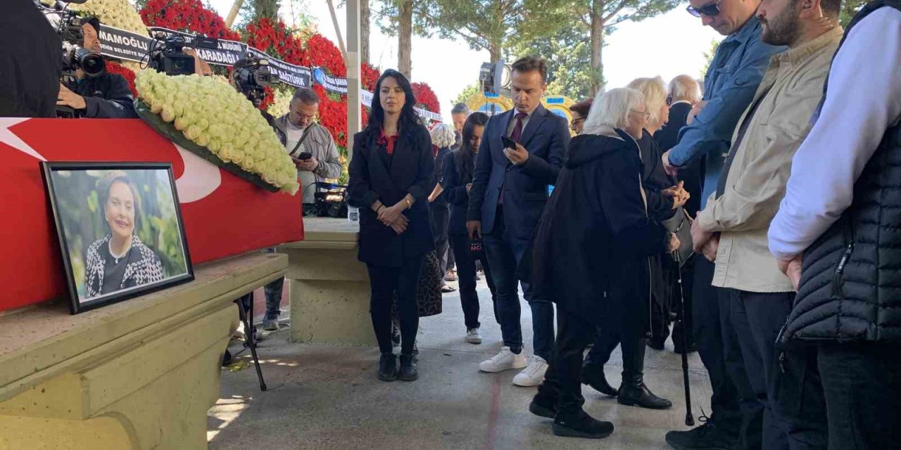 Ayten Gökçer Son Yolculuğuna Uğurlandı