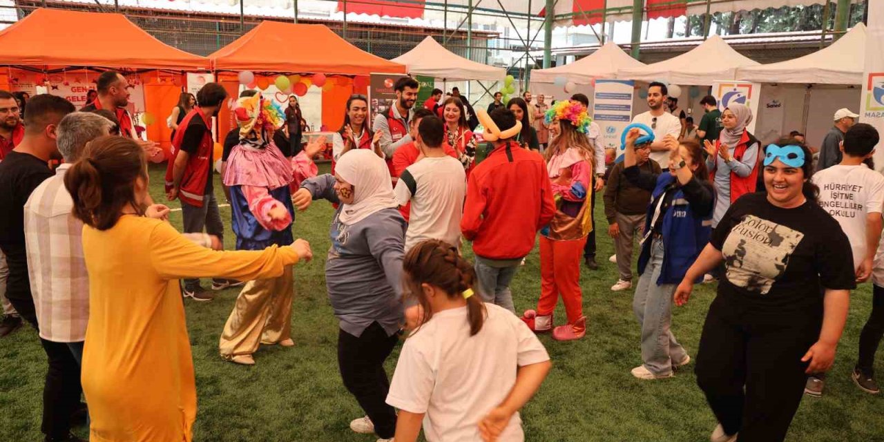 Hatay’da Depremzede Engelliler Doyasıya Eğlendi