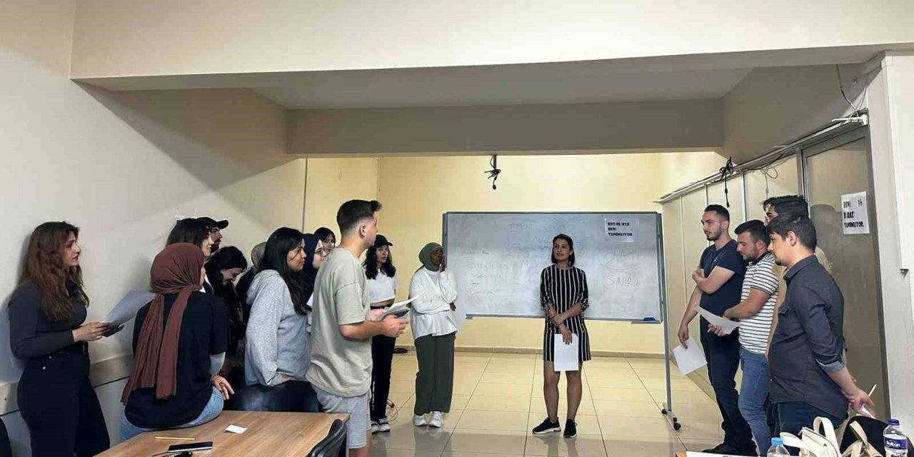 Tepebaşı’nda Gençlere Yönelik Atölyeler Sürüyor