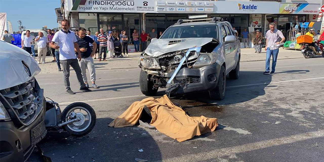 Motosiklete kamyonet ve minibüs çarptı; baba öldü, 2 çocuğu ağır yaralandı