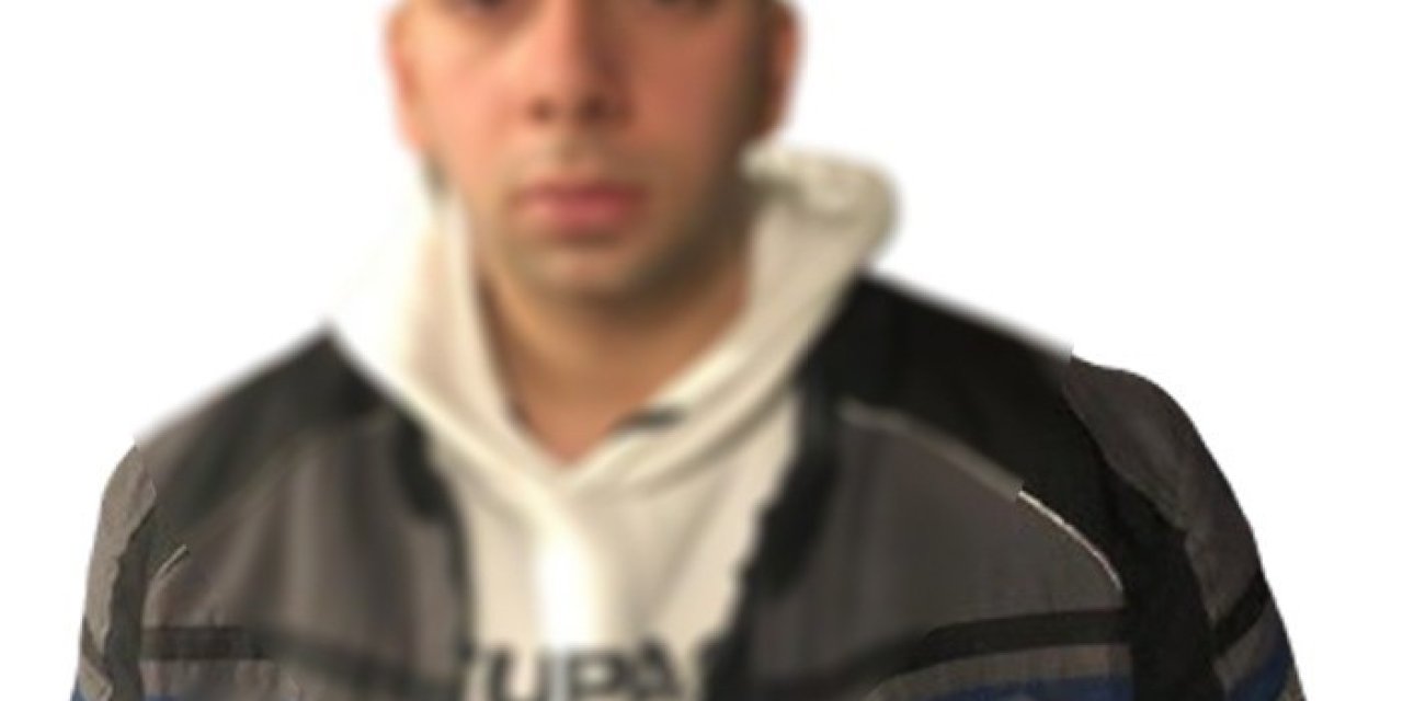 Caddede Tehlikeli Hareketler Yaparak İlerleyen Sürücü Kamerada