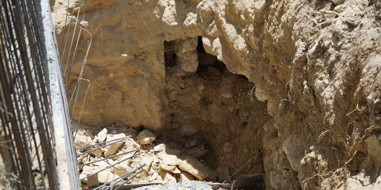Başakşehir’de İlginç Olay, İnşaat Çalışması Sırasında Mağara Ve Kanal Bulundu
