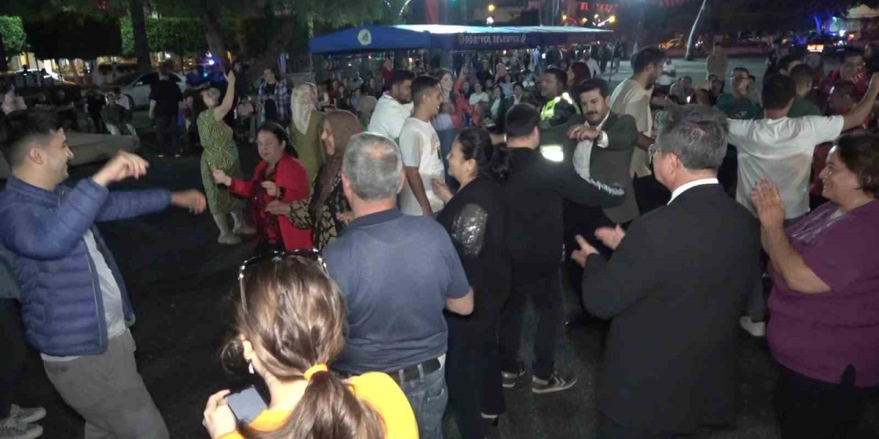 Engelli Gençlere Temsili Askerlik Öncesi Kına Gecesi