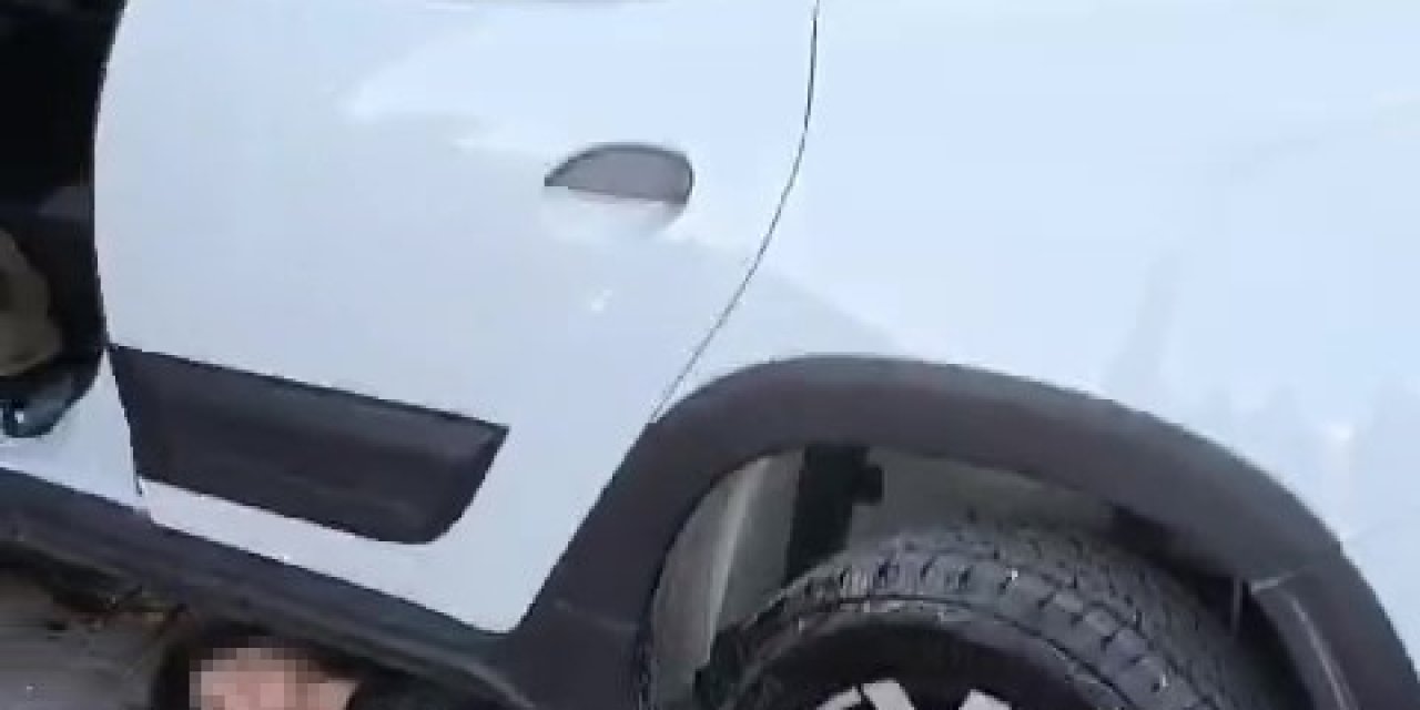 Kontrolden Çıkan Araç Çarptığı 4 Kişiden 2’sini Altına Aldı