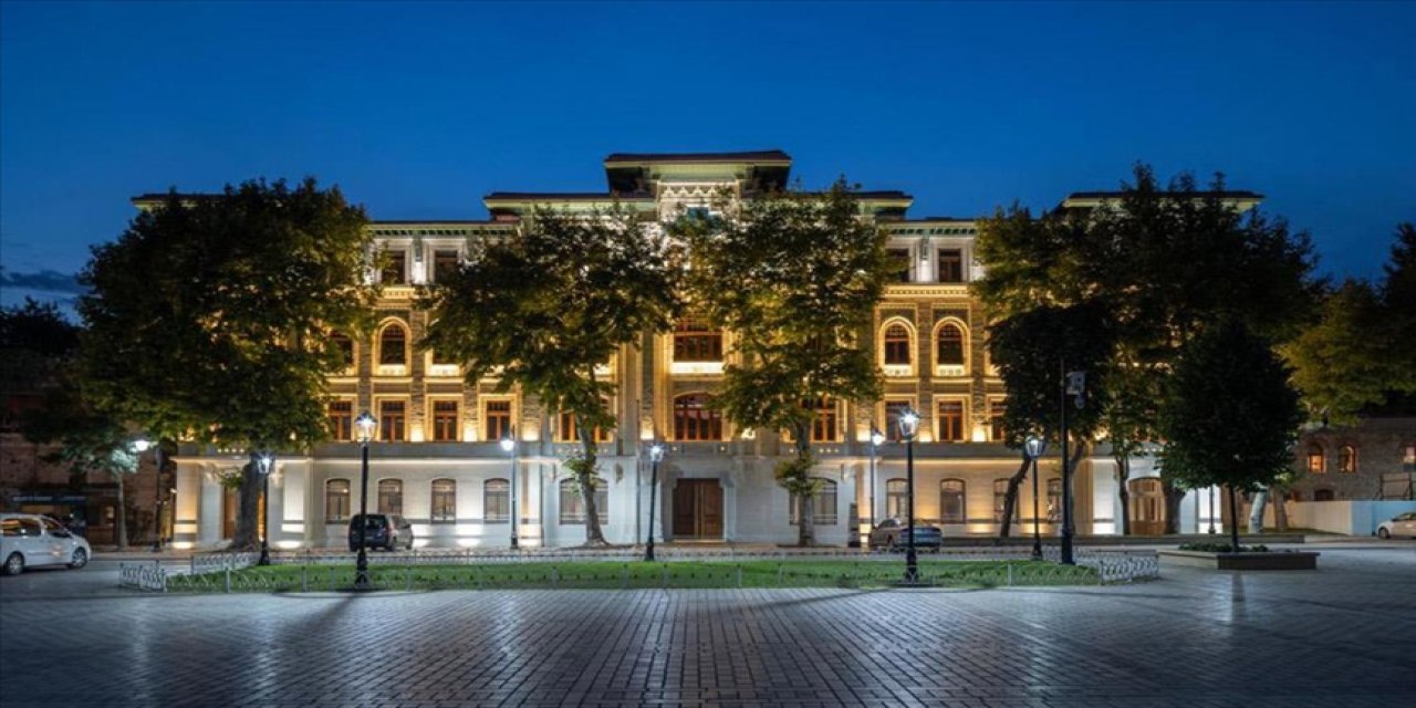 Sultanahmet Meydanı'ndaki eski Defter-i Hakani binası Ayasofya Müzesi oldu