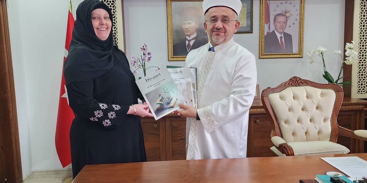 Amerikalı Kadın Bayburt’ta Müslüman Olup Kübra İsmini Aldı