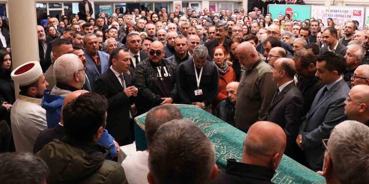 Denize Girdikten Sonra Kalp Krizi Geçiren Sağlık Çalışanına Veda