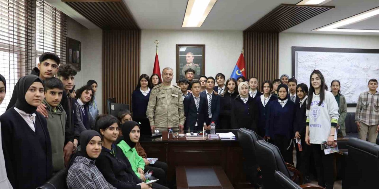 Patnos’ta Liselere Jandarma Mesleği Tanıtıldı