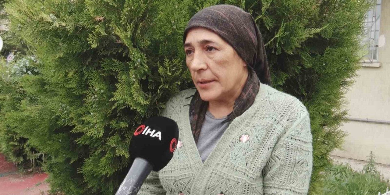 Metroda Bulduğu İçi Altın Dolu Çantayı Polise Teslim Etti