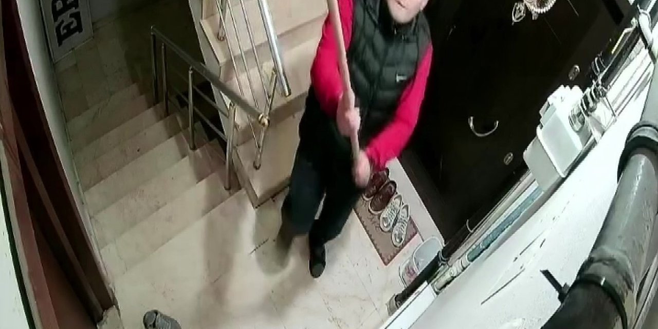 Pendik’te Kardeşiyle Anlaşmazlık Yaşadı, Aile Apartmanında Kameraları Kırdı