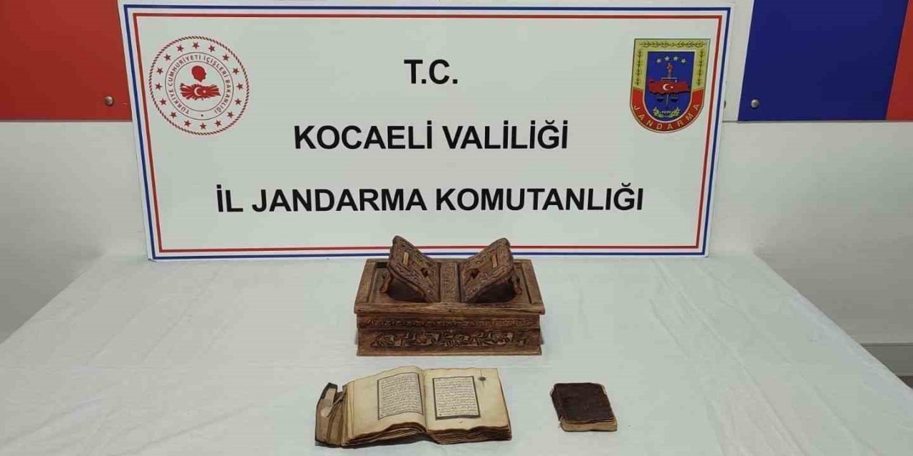 Kocaeli’de 14. Yüzyıl Dönemine Ait Kuran-ı Kerim Ele Geçirildi