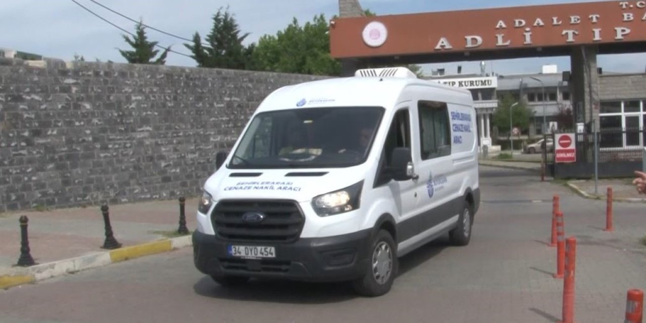 Küçükçekmece’de Öldürülen Kadının Cenazesi Adli Tıp Kurumundan Alındı