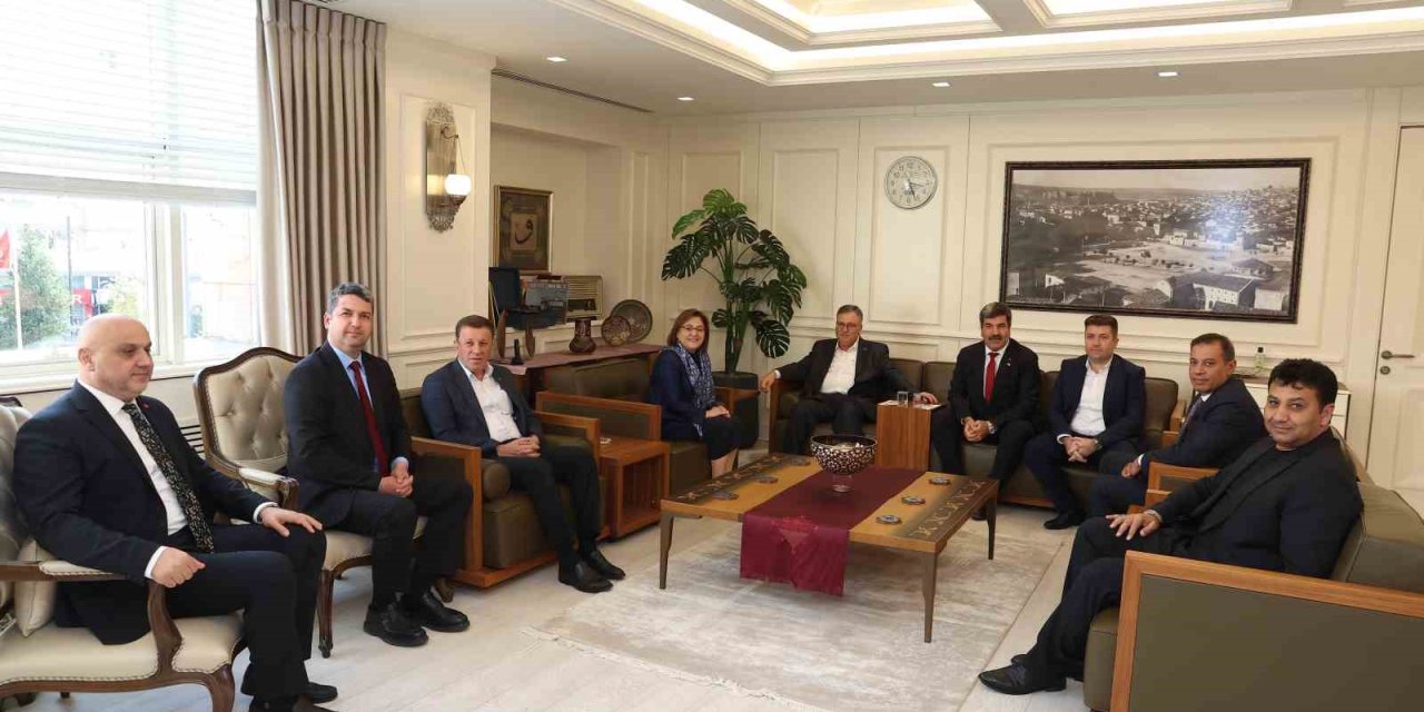 Halı İhracatçıları Şahin’i Ziyaret Etti