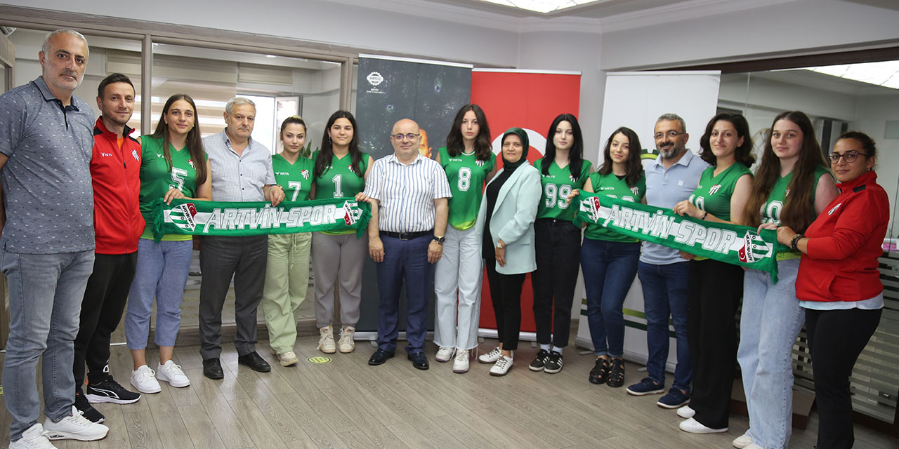 Artvinspor Kadın Voleybol Takımı 8 oyuncu ile sözleşme imzaladı