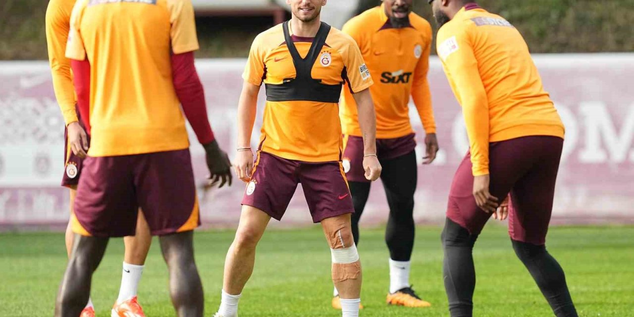 Galatasaray, Fenerbahçe Maçı Hazırlıklarını Sürdürdü