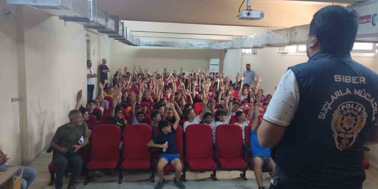 Arsuz İlçesinde Öğrencilere Siber Güvenlik Semineri