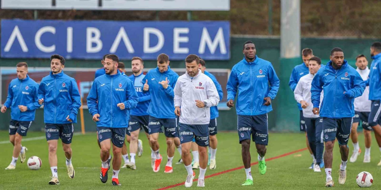 Trabzonspor Yağmur Altında Çalıştı