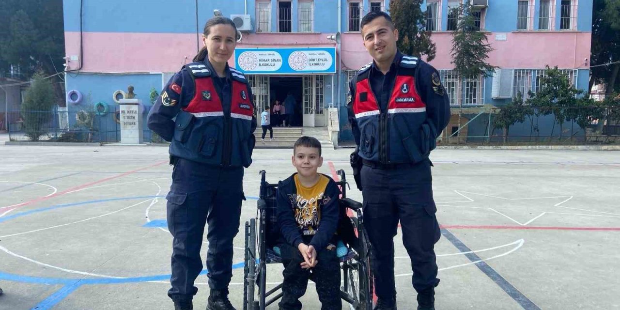 Sarıgöl Jandarmasından Okullarda Eğitim