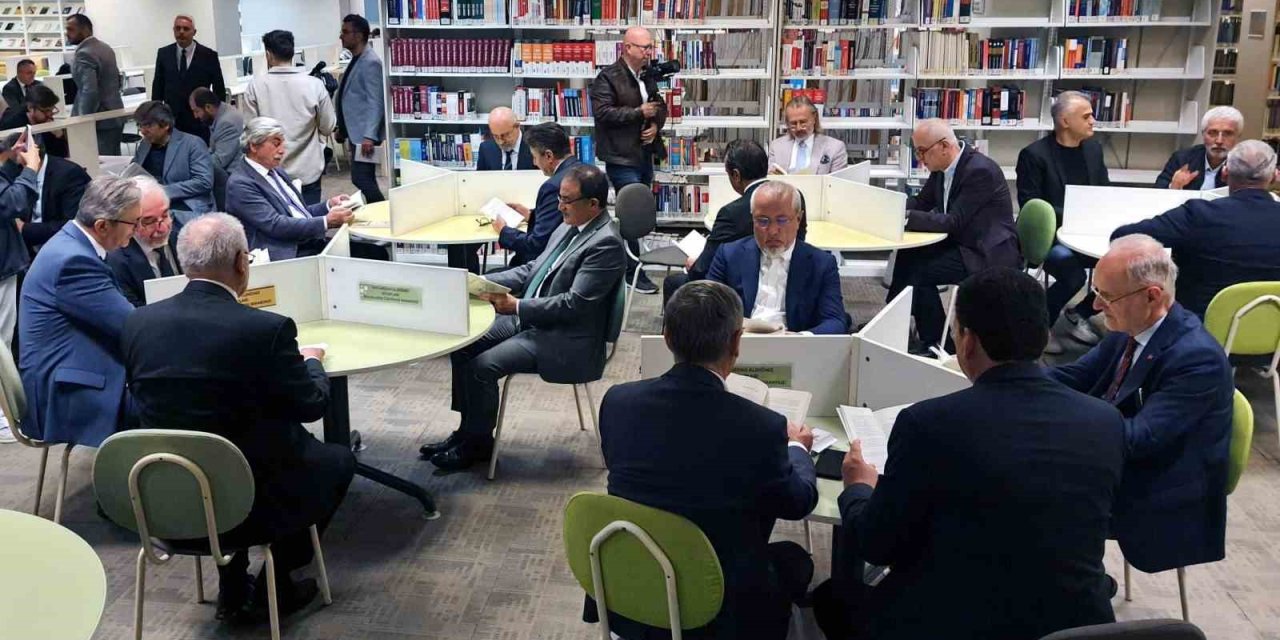 İş İnsanları İto’nun “İş Dünyası Okuyor” Etkinliğinde Buluştu