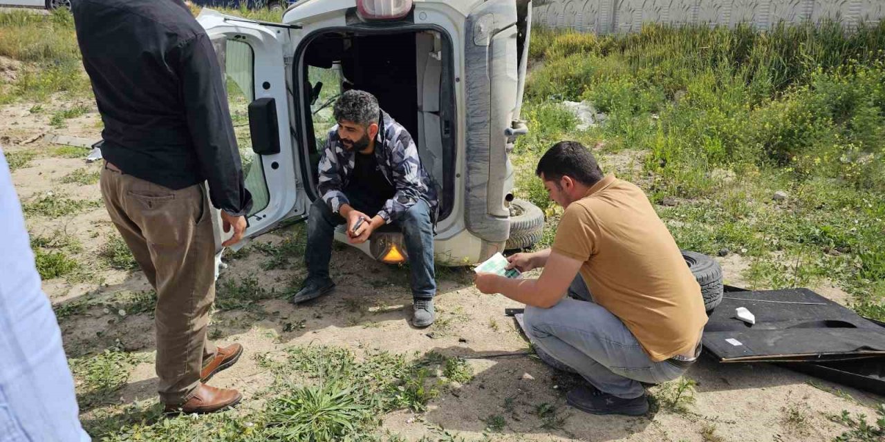 Takla Atan Araçtan Emniyet Kemeri Sayesinde Burnu Bile Kanamadan Kurtuldu