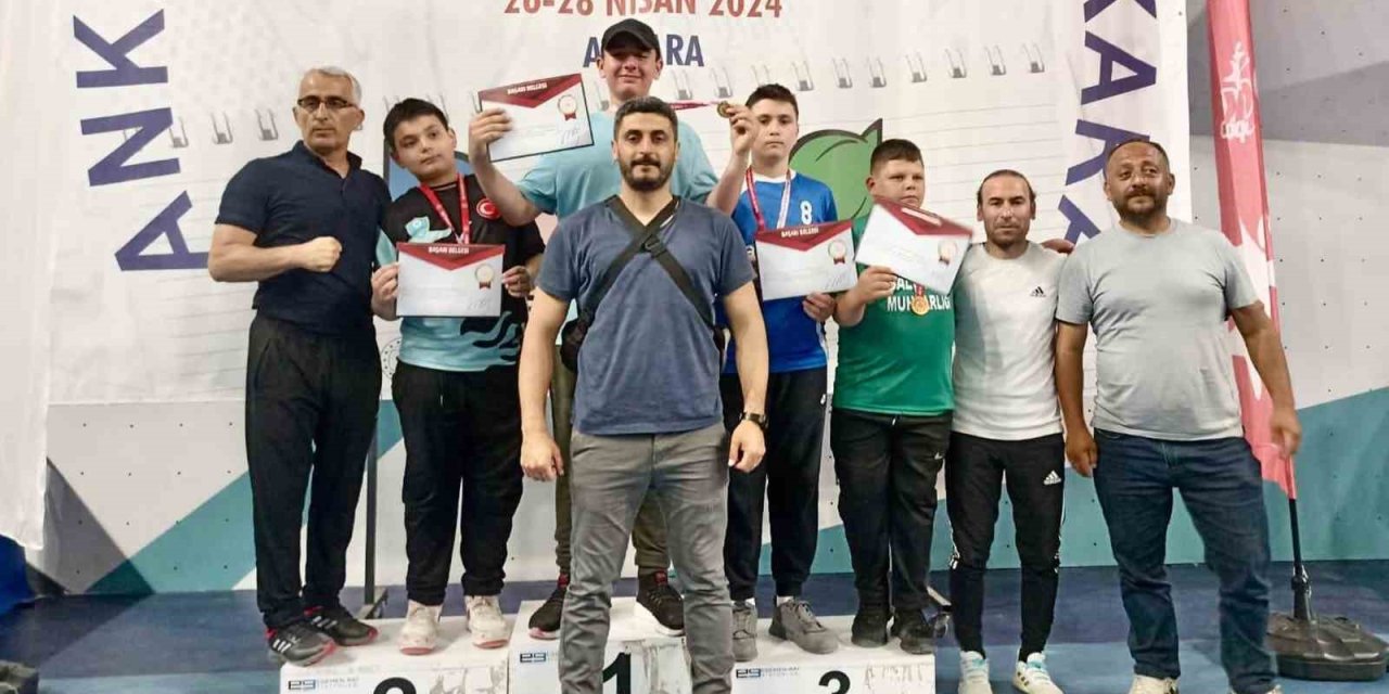 Bilek Güreşinde Elazığ’a Türkiye Birinciliği