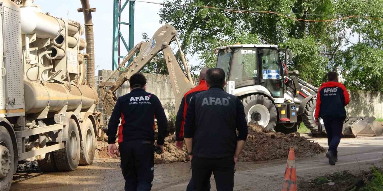 Kocaeli’de Doğalgaz Borusu Delindi: Sızıntı Ekipleri Harekete Geçirdi