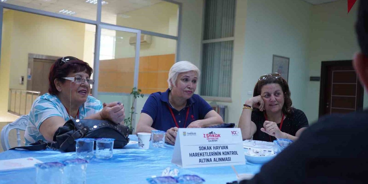 Tarsus’ta 1. Sokak Hayvanları Çalıştayı Yoğun İlgi Gördü