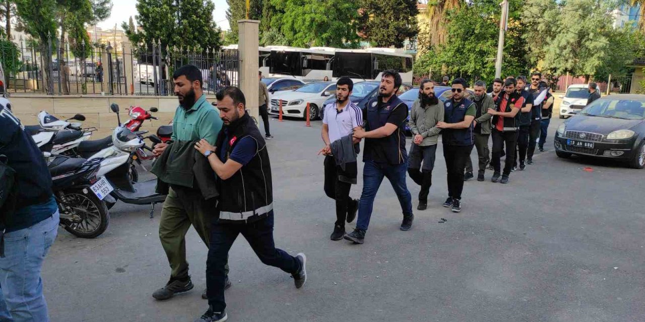 Deaş Operasyonunda Gözaltına Alınan Şüpheliler Adliyeye Sevk Edildi