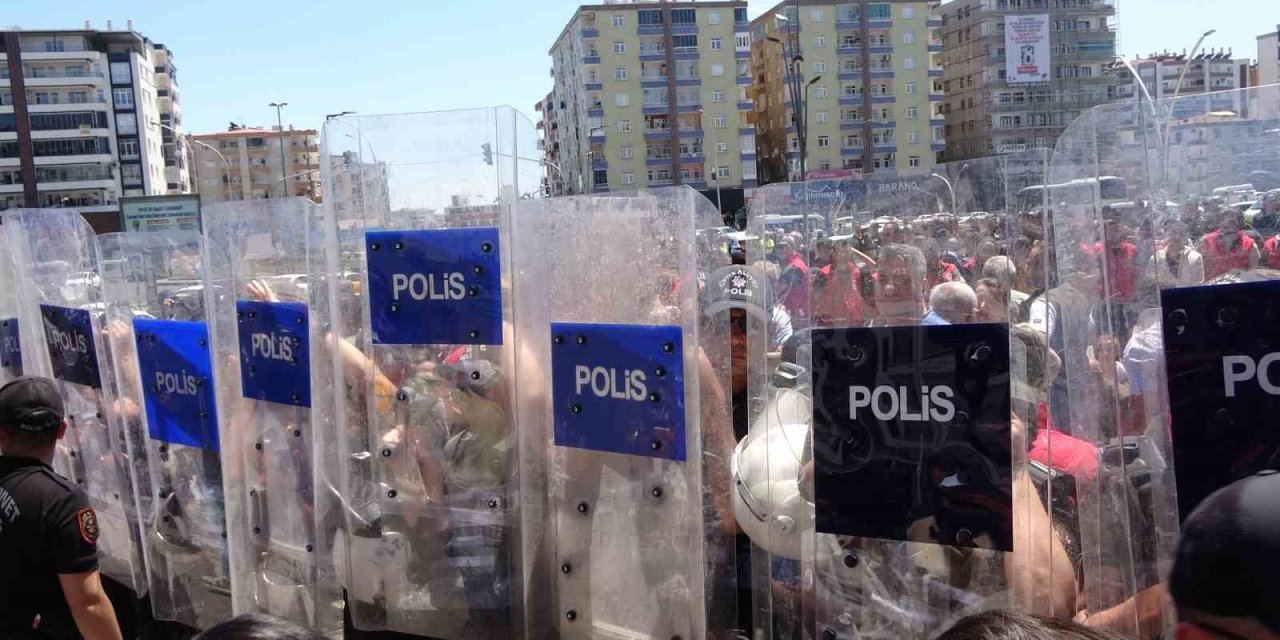 6-8 Ekim Olayları Davasında Ceza Alan Ahmet Türk Ve Tahliye Olan Gültan Kışanak Diyarbakır’da Konuştu