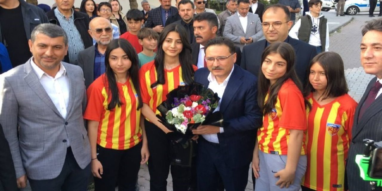 Vali Çiçek: "Bu Gençliği Kimseye Teslim Etmeyiz"