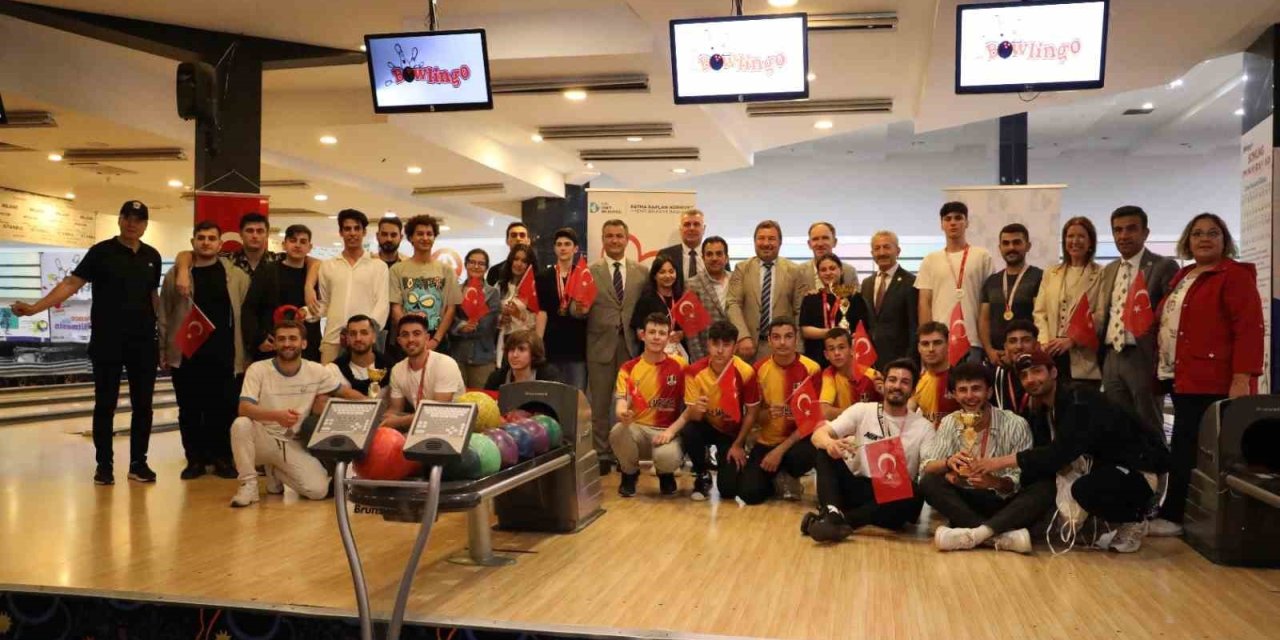 İzmitli Gençler Bowling Turnuvası’nda 19 Mayıs Coşkusu Yaşadı