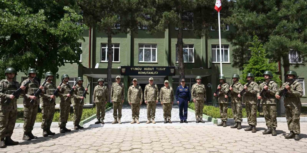 Genelkurmay Başkanı Gürak, Sınır Karakollarında İncelemelerde Bulundu