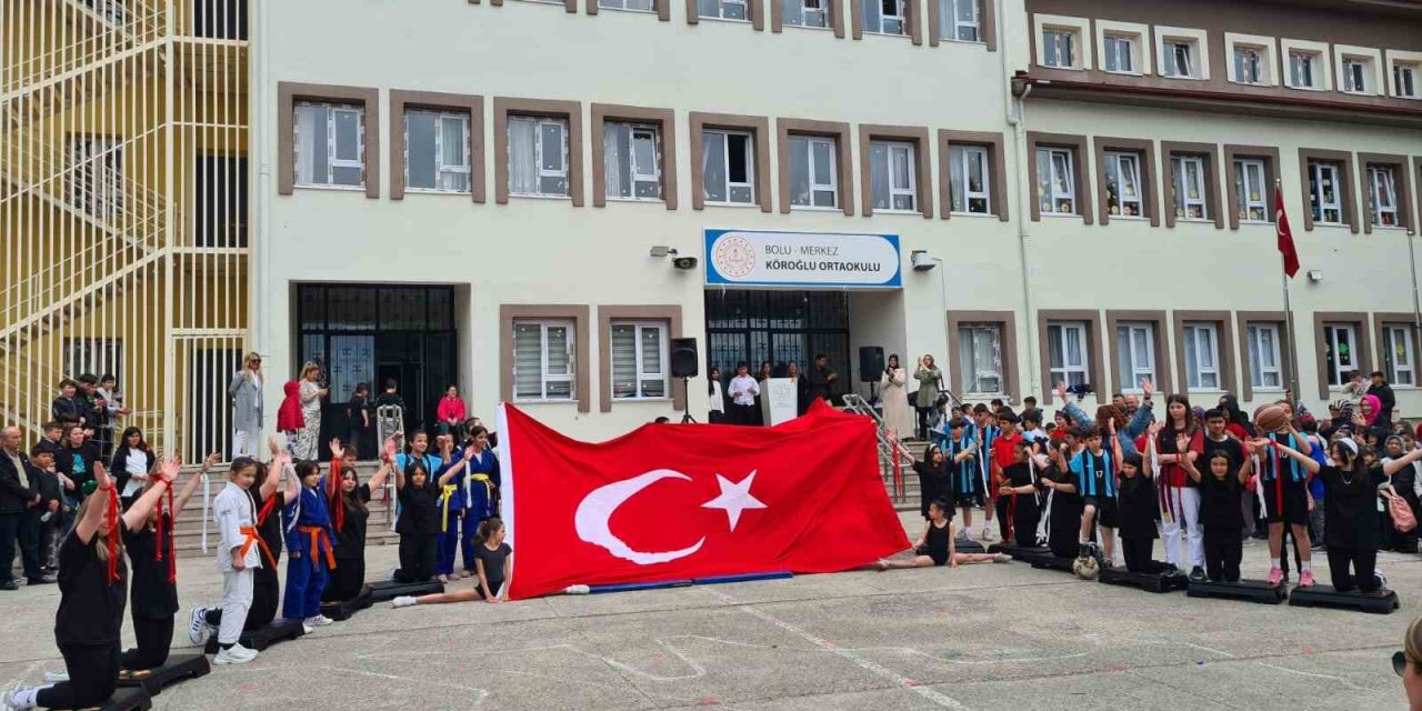 Öğrencilerden Muhteşem 19 Mayıs Gösterileri