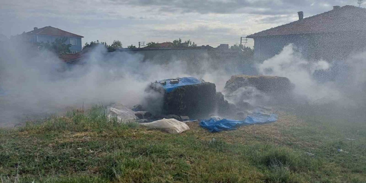 Alaca’da Saman Balyaları Alev Alev Yandı
