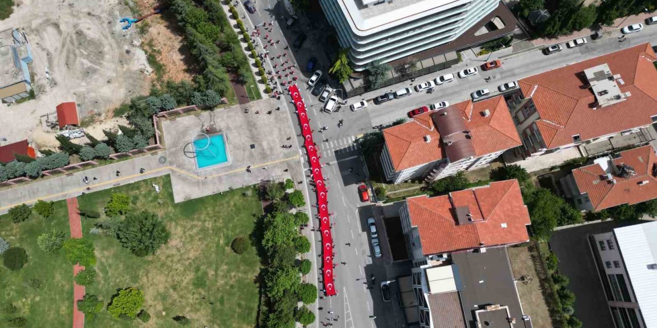 Uşak’’ta Gençlik Festivali Kortej Yürüyüşüyle Başladı