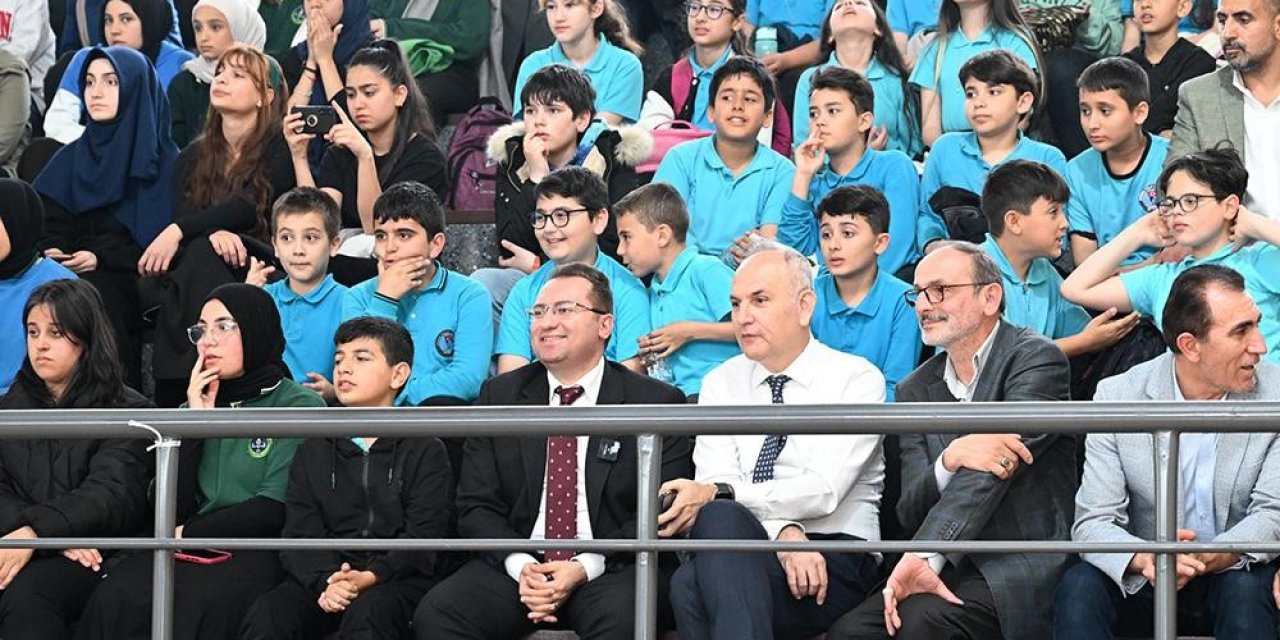 "okullar Arası Masa Tenisi Turnuvası”nda Dereceye Girenlere Ödülleri Verildi
