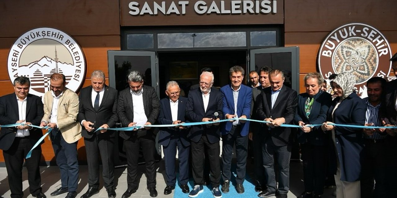 Büyük Sanat Galerisi Açıldı