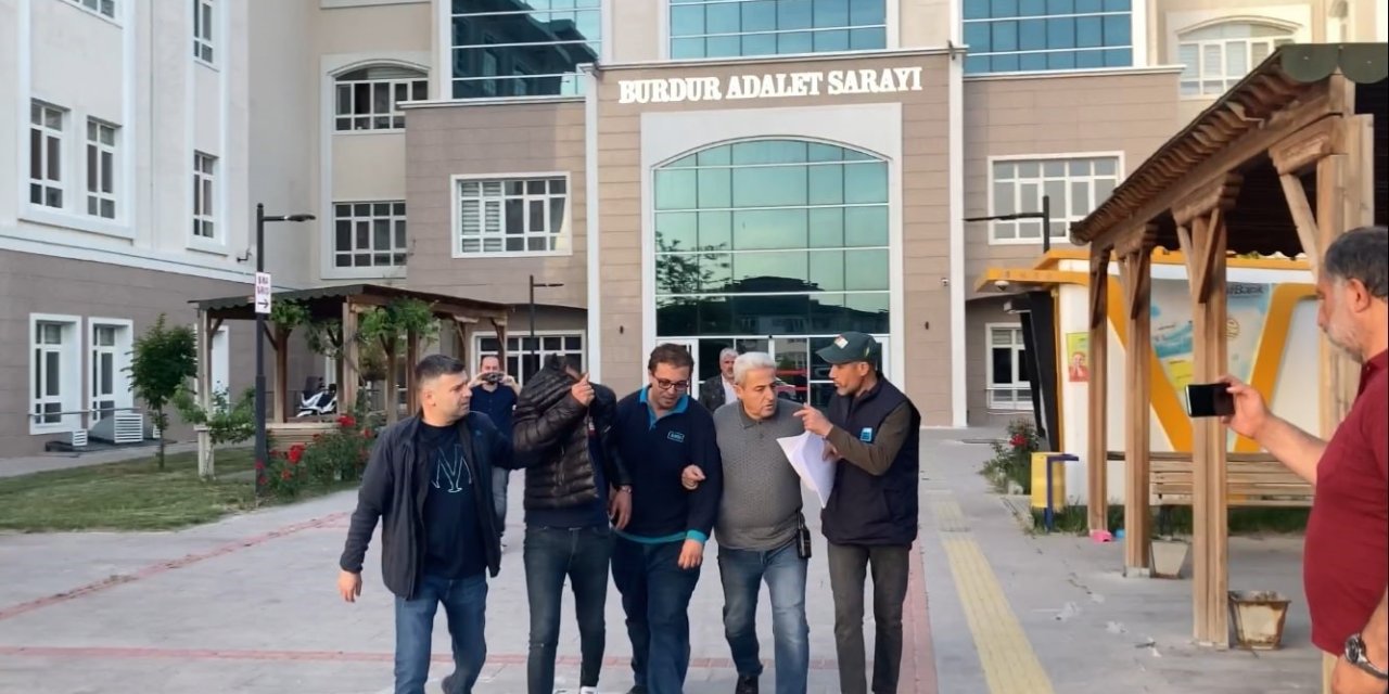 Marketten Yaklaşık 3 Milyon Tl’lik Gıda Malzemesi Çalan 2 Şüpheli Tutuklandı