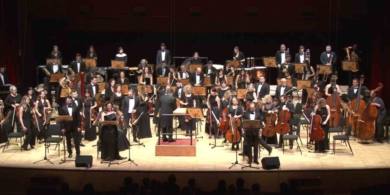 İstanbul’da "Bir Ulus Uyanıyor" Konseri Düzenlendi