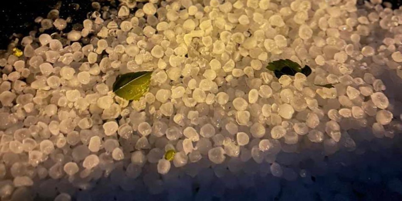 Malatya’da Şimşekler Geceyi Aydınlattı