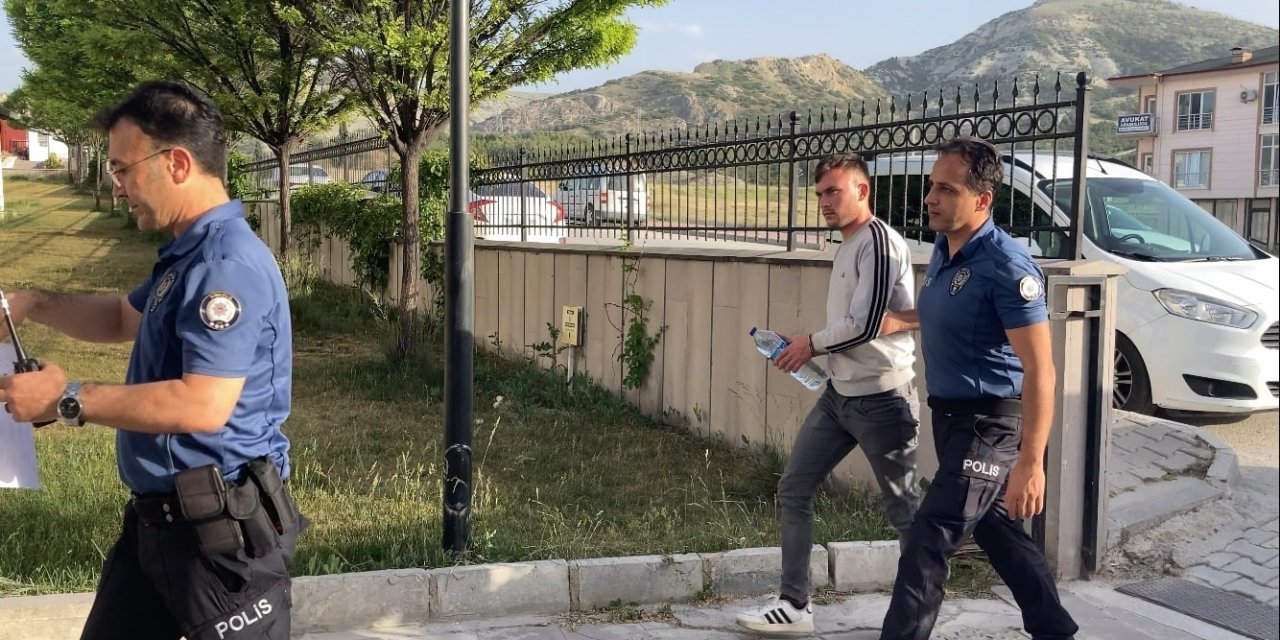 Burdur’da Yaşlı Adamı Gasp Edip Tartaklayan Şüpheli Tutuklandı