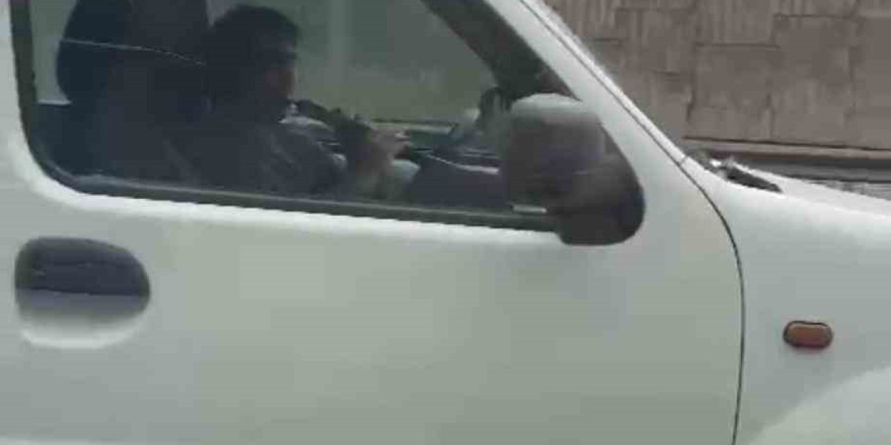 Tem Otoyolu’nda Akıl Almaz Görüntü: Direksiyon Başında “Zurna” Çaldı