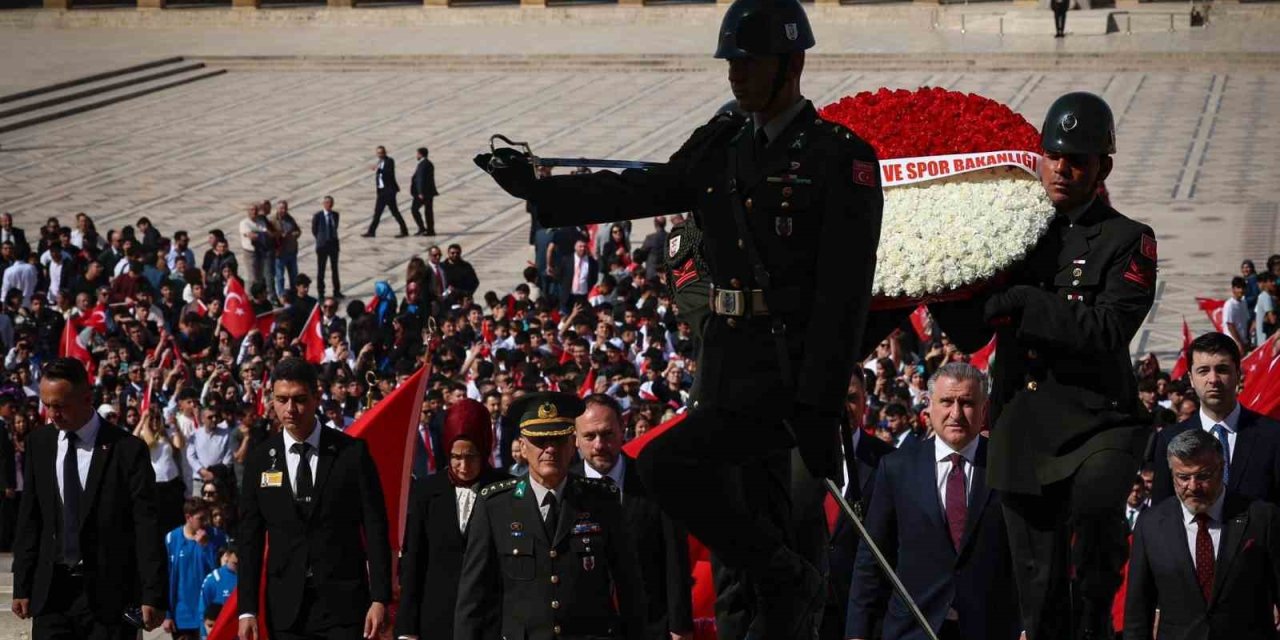Gençlik Ve Spor Bakanı Bak’dan Anıtkabir’e Ziyaret