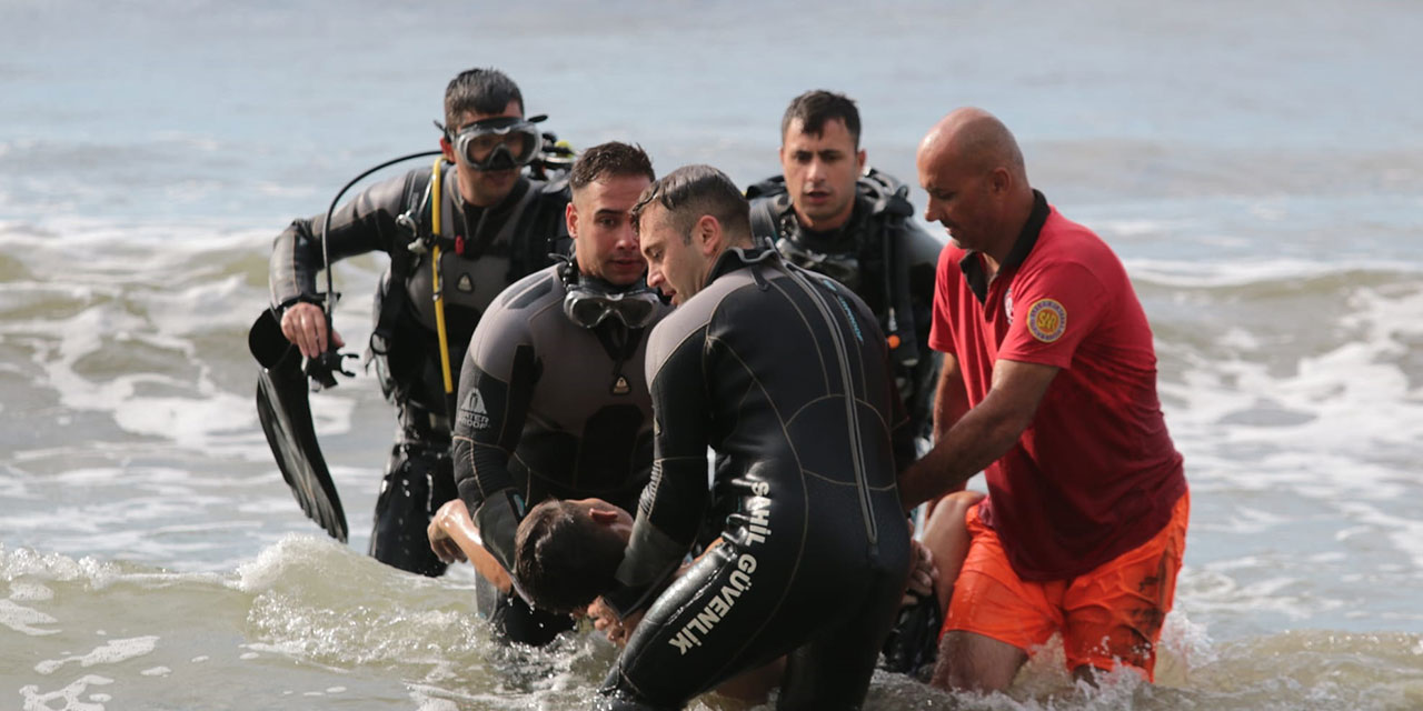 Of'ta serinlemek için girdiği denizde boğuldu