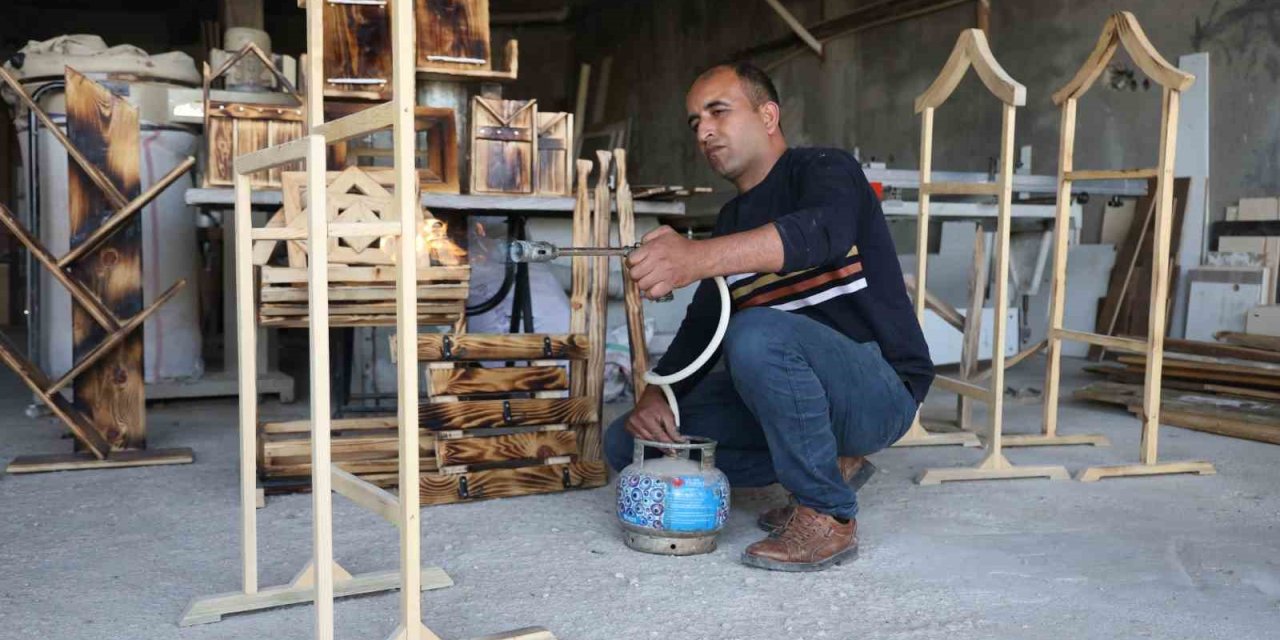 Atık Ahşaplar, Depremzede Vatandaşın Gelir Kapısı Oldu