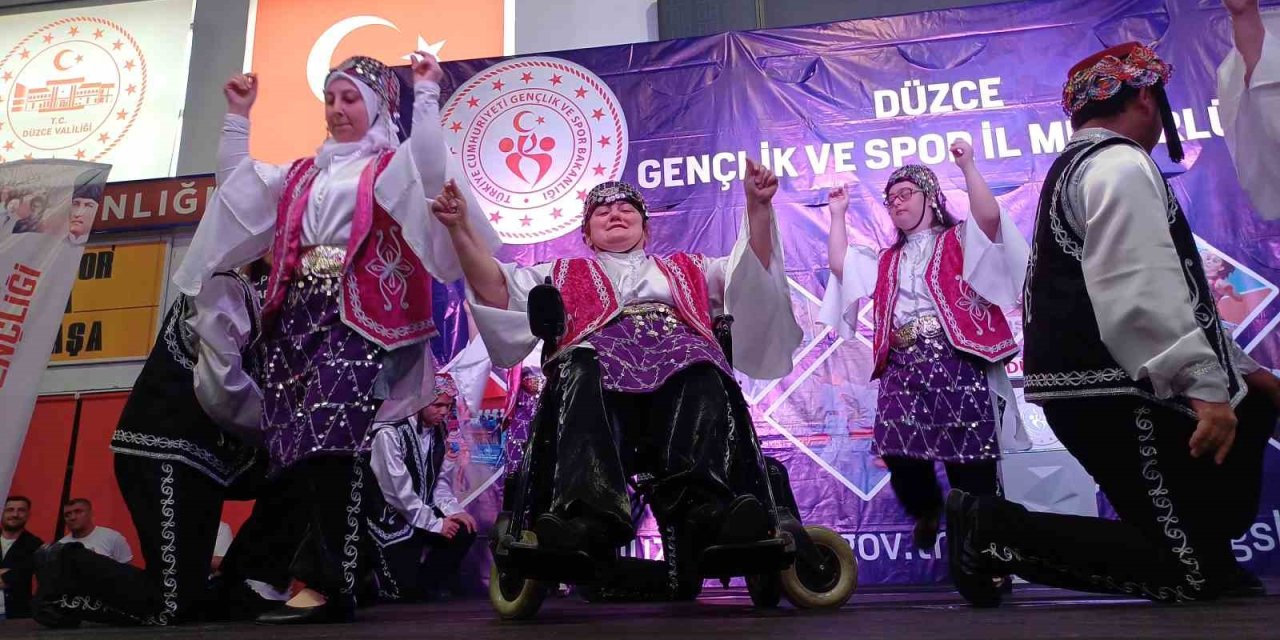 Huzurevi Sakinlerinin Konseri Ayakta Alkışlandı