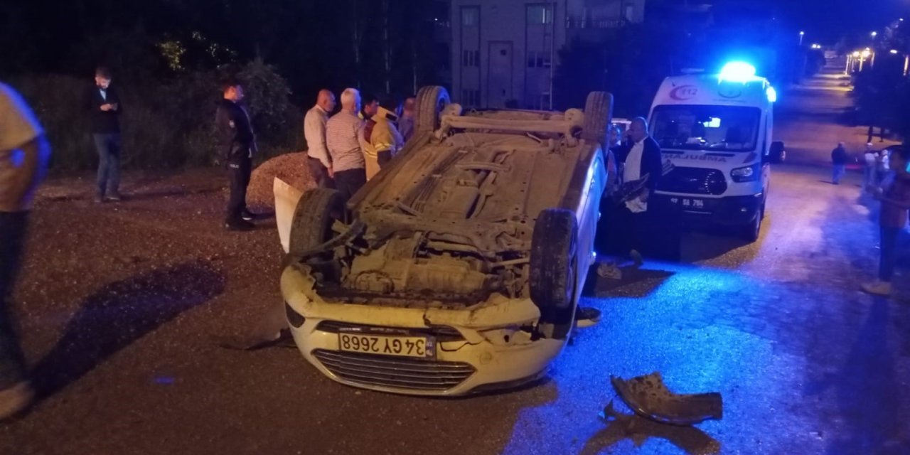 Otomobil Kum Yığınına Çarptı: 1 Yaralı