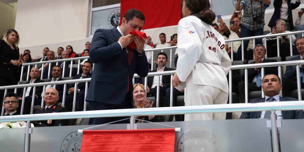 Depremin Vurduğu Hatay’da 19 Mayıs Coşkusu