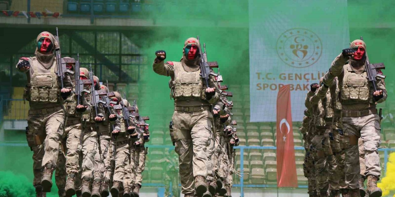 19 Mayıs Kutlamalarına Komandolar Damga Vurdu