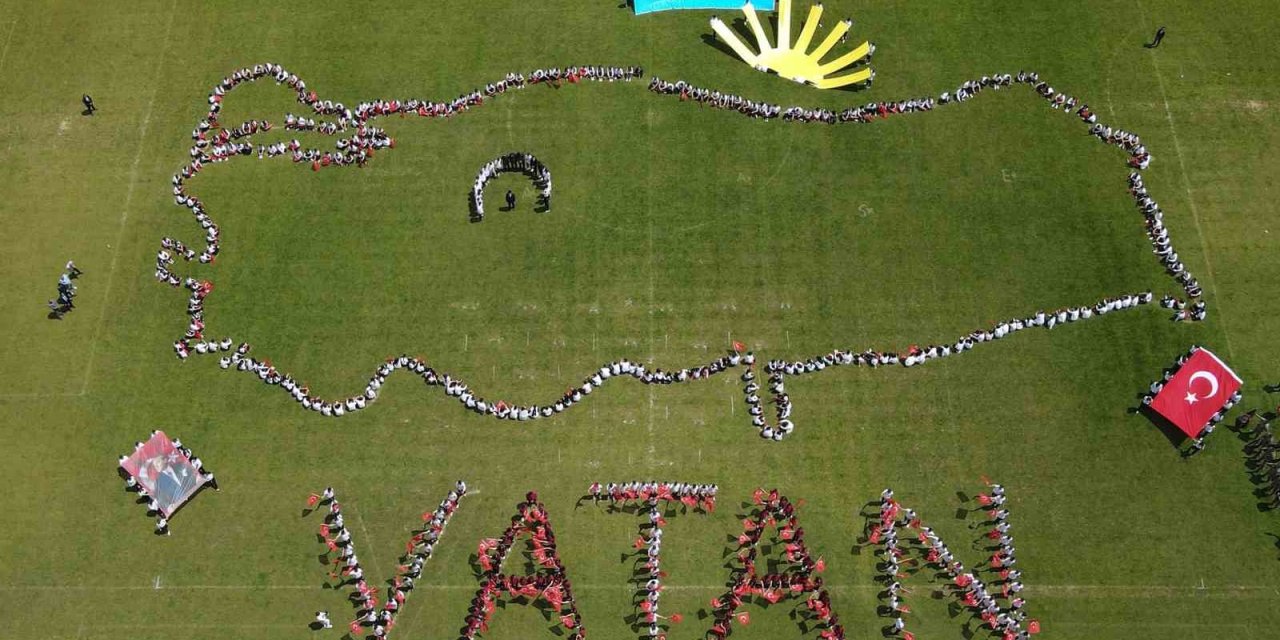 Gümüşhane’de Coşkulu 19 Mayıs Kutlaması